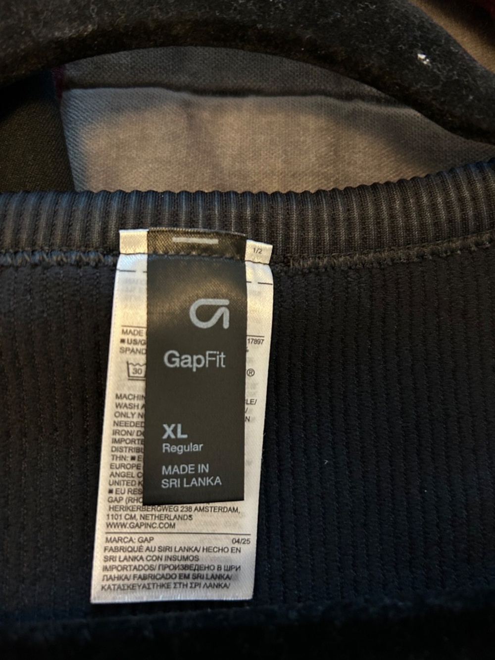 Gap Fit Ribbed Cropped Workout Top NWT - Picture 4 of 4